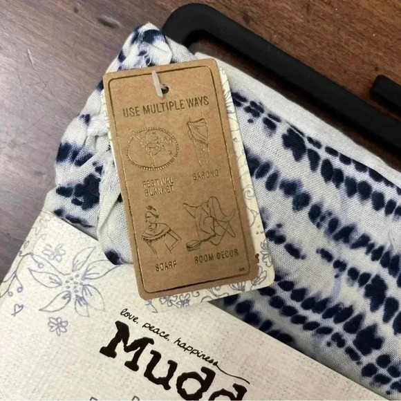 2/$12 Mudd Round Festival Wrap With Pouch Multiple Uses Sarong Blanket Scarf - Picture 3 of 7